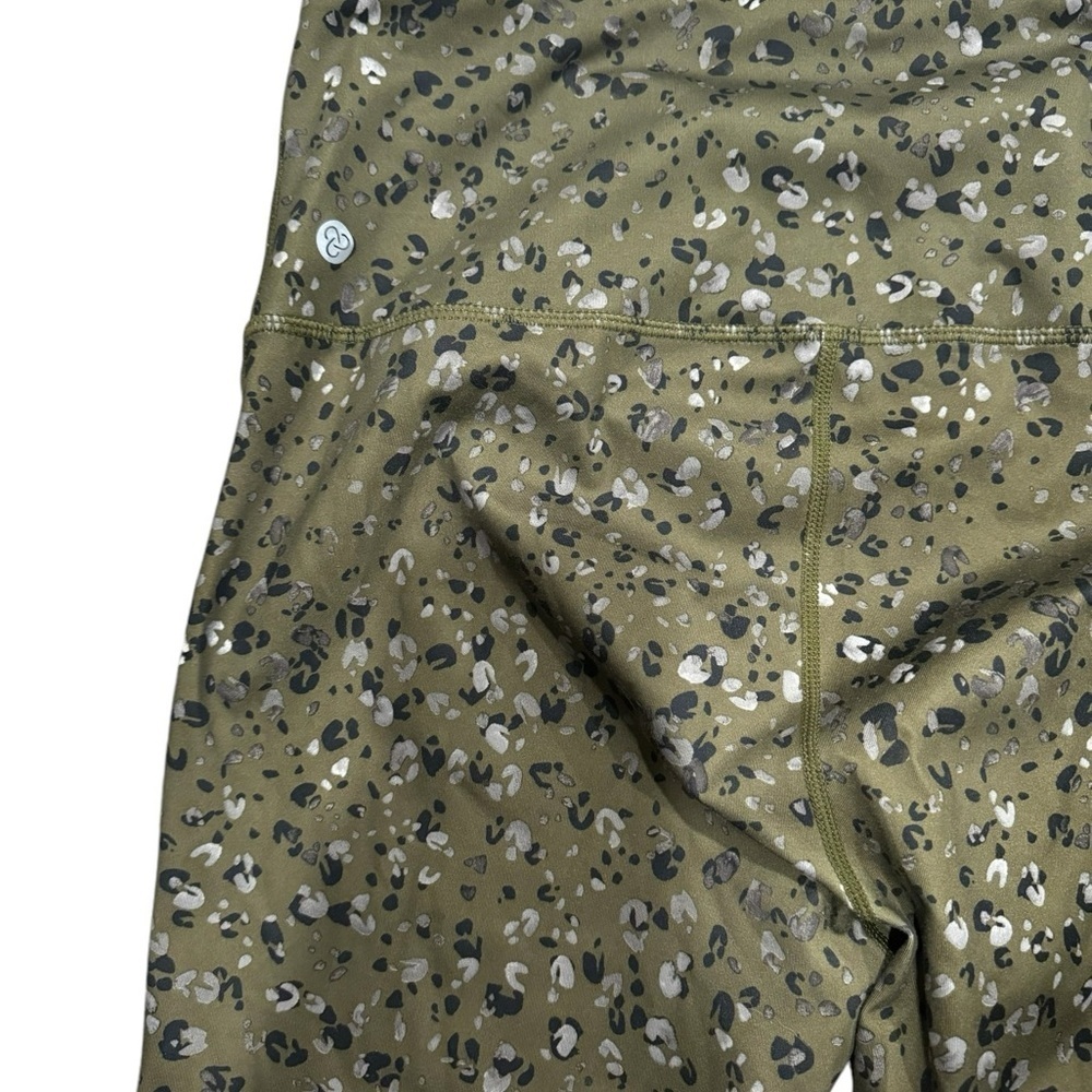 Zella Women’s Ultra High Waist Ankle Leggings Large Green Cheetah Print - Picture 8 of 10